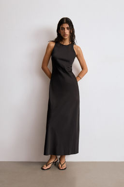 Платье макси с вырезом халтер