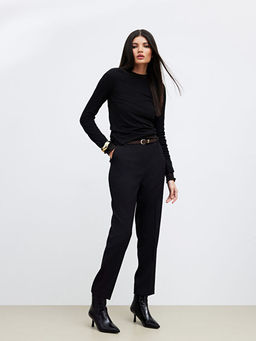 Beli Kemerli Havu? Kesim Kad?n Pileli Pantolon