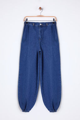 Koyu Mavi Beli Lastikli Yuksek Bel Balon Jogger Jeans TWOSS25JE00008 - Trendyolmilla фото 6