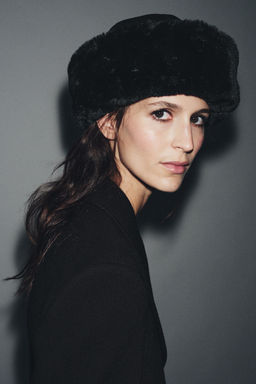 DOUBLE-FACED FAUX FUR HAT - Zara фото 2