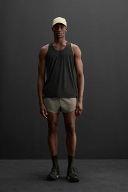 LIGHTWEIGHT TECHNICAL TANK TOP - Zara фото 11