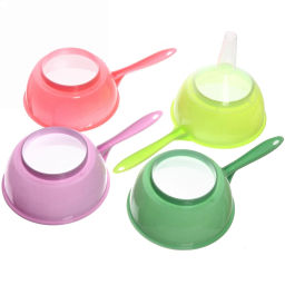 Цена за 4 шт. Воронка пластиковая с ситом 15см