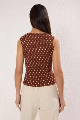 Trendyolmilla Cok Renkli Soyut Bask?l? Burumcuk Fitted/Vucuda Oturan Gipeli Esnek Orme Bluz TWOSS25BZ00464  фото 4