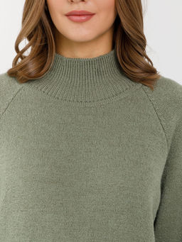 Свитер вязаный