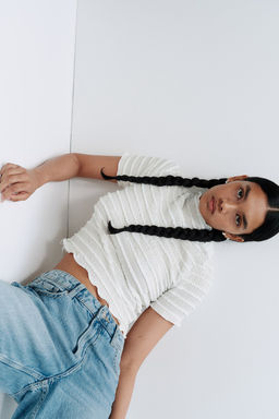 Top fruncido con detalle sobrehilado - H&m фото 2