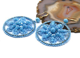 Серьги ручной работы астра в оплетении цв.голубой