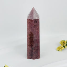 Кристалл из Клубничного кварца