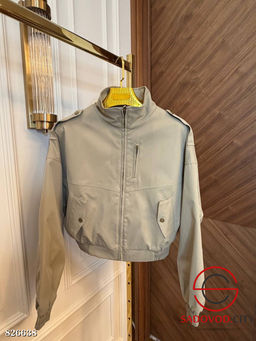 Куртка весенняя женская