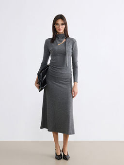 Ba?lamal? Yaka Kad?n Triko Kazak