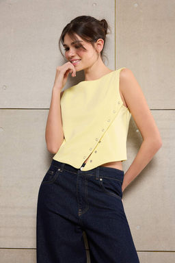 Teen Ac?k Sar? Fitted/Vucuda Oturan Kay?k Yaka Kolsuz Crop Pamuklu Esnek Orme Bluz TWOSS26BZ00035