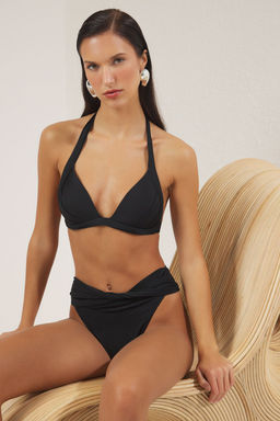 TRENDYOLMILLA Siyah Ucgen Boyundan Baglamal? Bikini Ustu TBESS25BU00051  фото 8