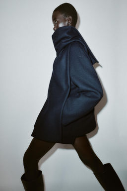 SHORT WOOL COAT WITH SCARF - Zara фото 3