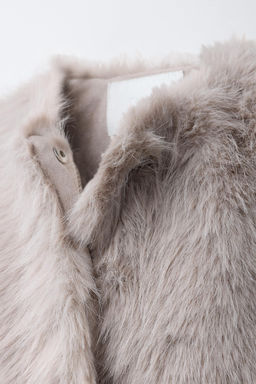 SHORT FAUX FUR JACKET - Zara фото 5