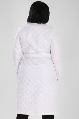 Стеганое женское пальто белого цвета на пуговицах с поясом - Almond фото 2
