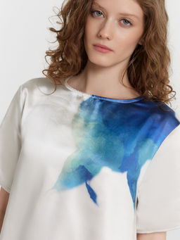 Блузка женская молочная с принтом сублимация цветок на молочном 112983