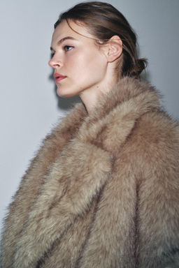 ZW COLLECTION LIMITED EDITION FAUX FUR WAISTCOAT - Zara фото 4