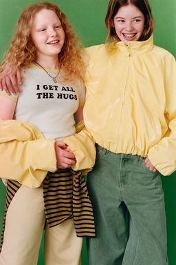 CHUBASQUERO BRILLO WATER RESISTANT / Amarillo