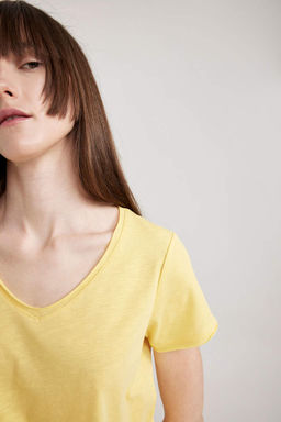 Базовая футболка из 100 % хлопка с v-образным вырезом стандартного кроя и короткими рукавами - Defacto фото 3