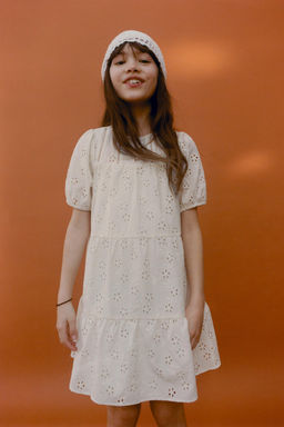 VESTIDO BORDADO / Crudo