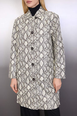 Cok Renkli Y?lan Desenli Suni Deri Mono Kapama Oversize Uzun Trenckot TWOAW26TR00003 - Trendyolmilla фото 8