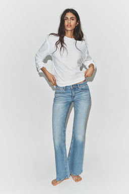 JEANS TRF BOOTCUT TIRO BAJO / Azul claro