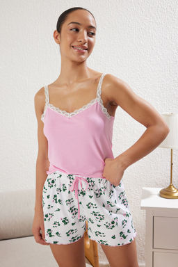 Trendyolmilla Pembe Cicekli Dantel Detayl? Sortlu Orme Pijama Tak?m? THMSS25PT00199