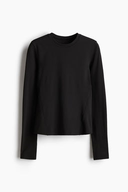 Sports top in DryMove