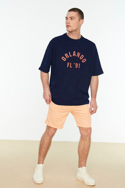TRENDYOL MAN Lacivert Oversize %100 Pamuklu l? Sehir Bask?l? T-Shirt TMNSS22TS0304