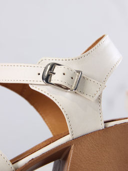 Босоножки 5035.23663bе.Вакса белый+коричневый