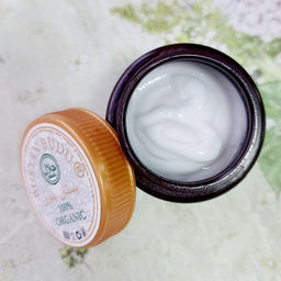 Крем-скотч под макияж с улиткой и стеркулией Qatila "Роковая", 50 мл Крем-скотч под макияж с улиткой и стеркулией Qatila "Роковая", 50 мл