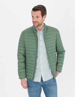Зеленые сезонные пальто