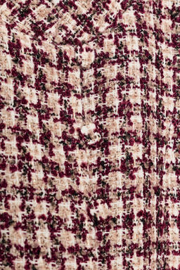 STRUCTURED BLAZER WITH FAUX FUR CUFFS