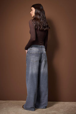 Gri Dusuk Bel Ekstra Wide Leg Jeans TWOAW26JE00308