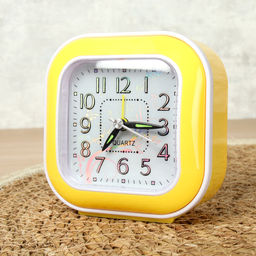 Будильник 10 см / XD901 /уп.100/ плавный ход/ подсветка экрана/ микс