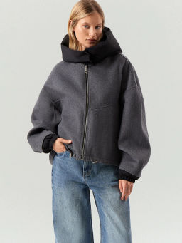 ЕМКА / Полупальто из шерсти с отстегивающимся капюшоном