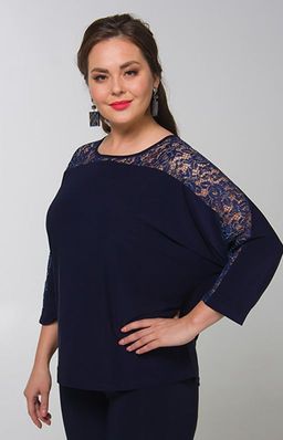 Великолепная блуза свободного покроя из тонкого шелковистого  трикотажа. Рукава летучая мышь