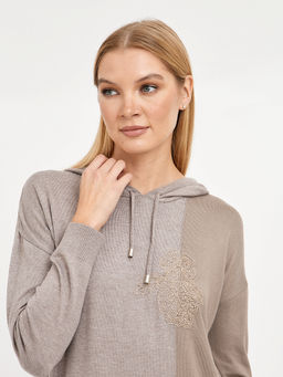 джемпер женский удлиненный с капюшоном и с вышивкой - Glenfield фото 4