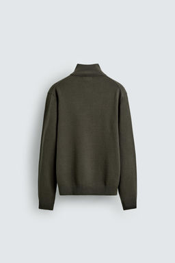 BUTTON-UP HIGH NECK SWEATER
