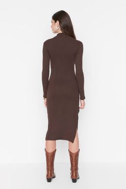 Kahverengi Vucuda Oturan Y?rtmacl? Bisiklet Yaka Midi Fitilli Esnek Orme Elbise TWOAW21EL0135