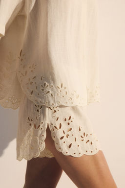 Camisa playera con bordado ingl?s - H&m фото 6