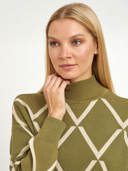 водолазка женская черная со спущенной линией плеча с белыми ромбами - Glenfield фото 7