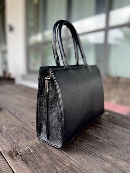 Женская кожаная каркасная сумка с ручками 1882-С Блек