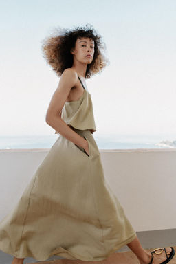 VESTIDO MIDI DOBLE CAPA TIRANTES / Marr?n / Topo