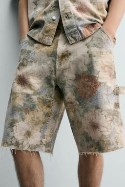 BERMUDA RELAXED FIT ESTAMPADO FLORAL LAVADO / Multicolor