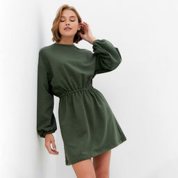 Платье женское короткое с кулиской MINAKU: Casual Collection, зелёное, размер 46, приталенное