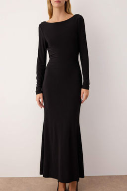 Siyah S?rt Detayl? Orme Maxi Astars?z Elbise TPRAW26EL00029