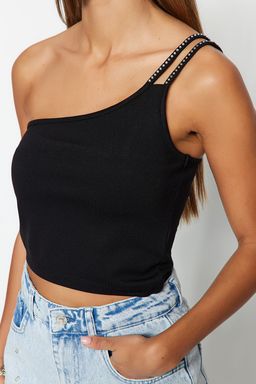Trendyolmilla Siyah Parlak Tas Detayl? Tek Omuz Ask?l? Fitted/Vucuda Oturan Crop Orme Bluz TWOSS23BZ00455  фото 4