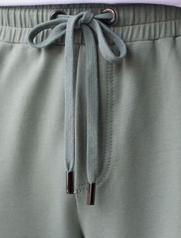 Брюки прямые на резинке из футера двухнитки с эластаном с затяжкой по низу