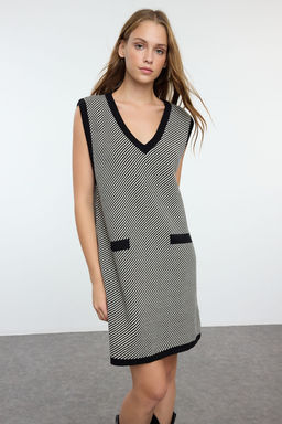 TRENDYOLMILLA Siyah Mini Triko Renk Bloklu Elbise TWOAW25EL00073  фото 2