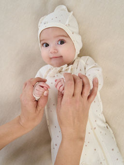 Слип с закрытой ножкой Бежевые звезды 0+ - Bungly фото 6